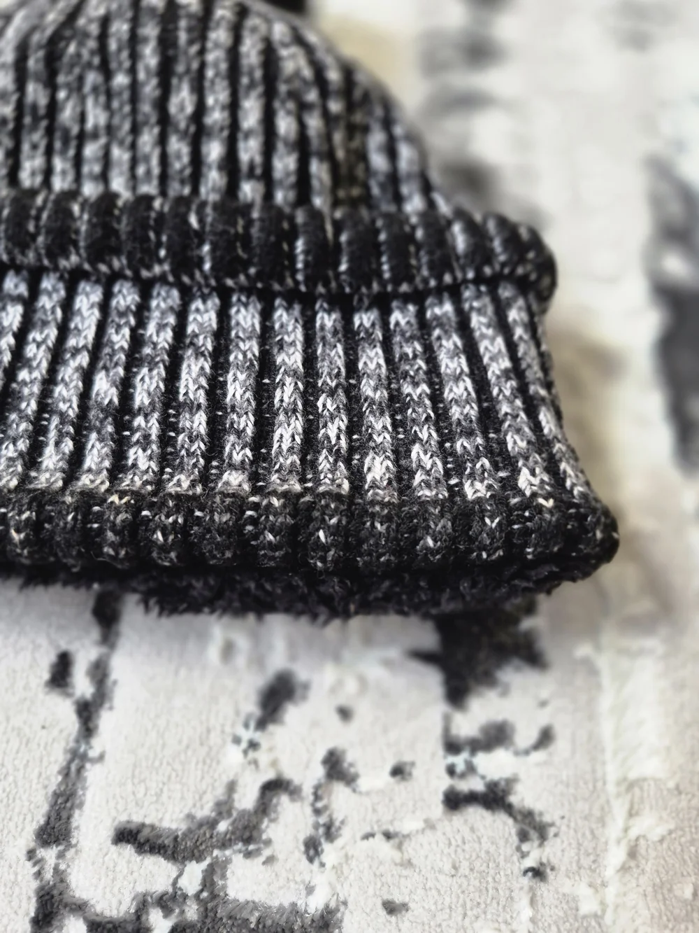 Lululemon Textured Fleece Lined Knit Beanie Size O/S Black Grey Wool, Cashmere